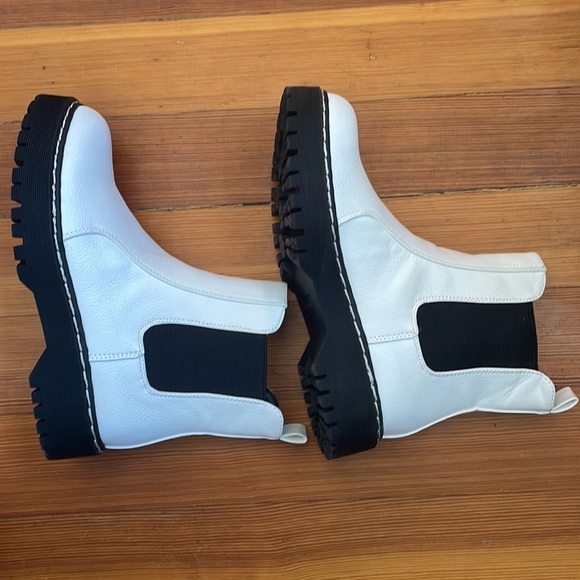 Sincerely Jules White Chelsea Boots - Picture 4 of 5